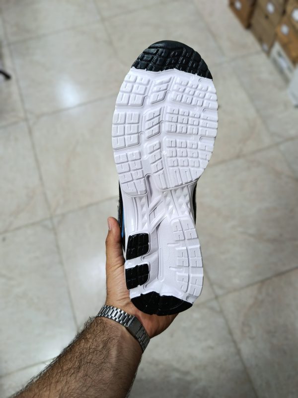 2026/06/3901-1-scaled.jpg خرید کتونی ساکونی مردانه سفید | کتونی Saucony سفید اسپرت و راحت